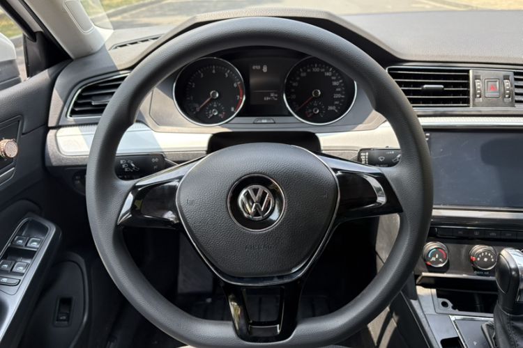 Used Volkswagen Lamando 2017 230TSI DSG Fashion Edition Steering Wheel