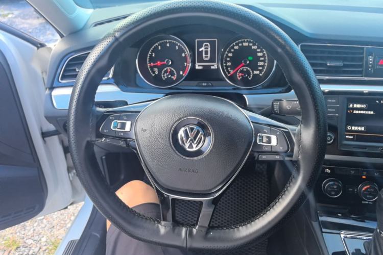 Used Volkswagen Lamando 2017 280TSI DSG Comfort Edition Steering Wheel