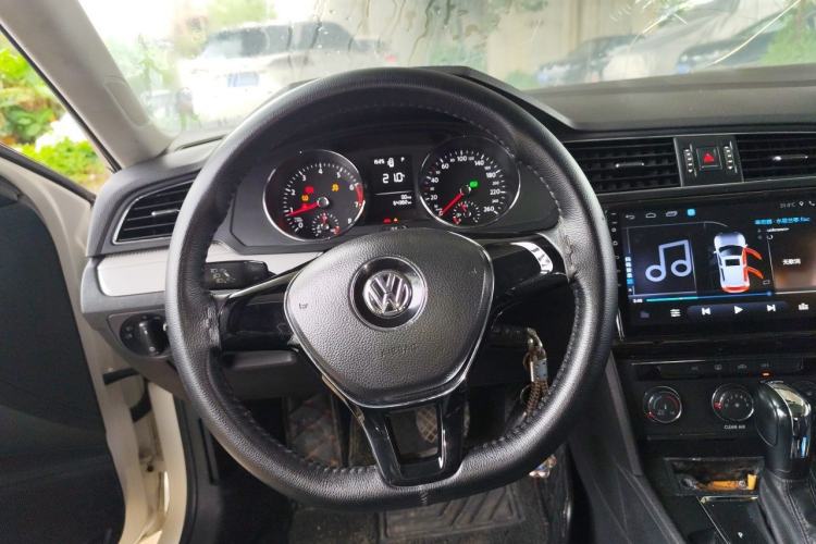 Used Volkswagen Lamando 2017 230TSI DSG Fashion Edition Steering Wheel