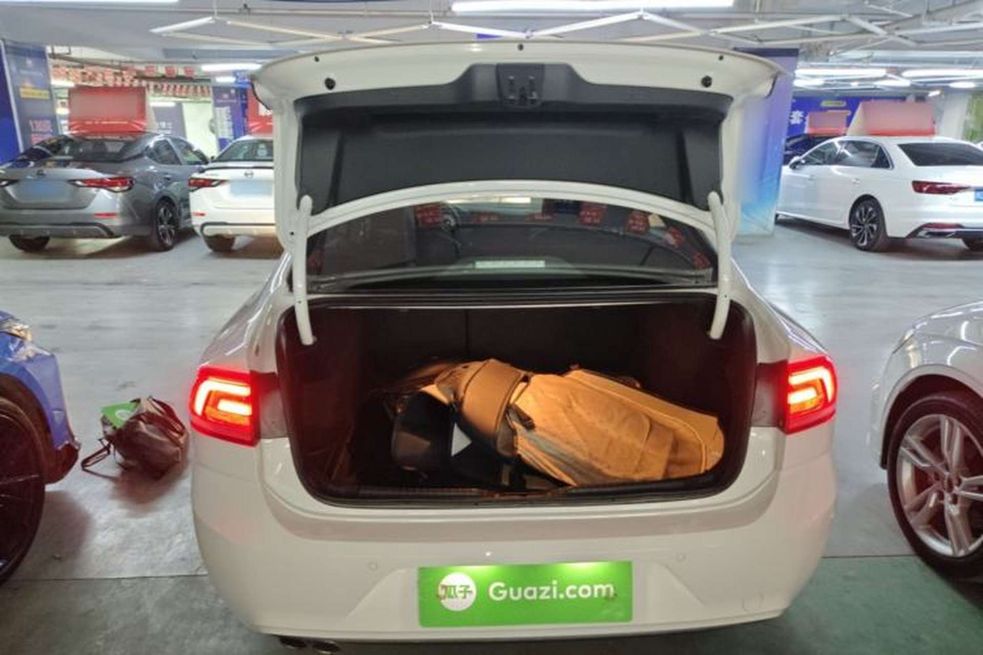 Used Volkswagen Lamando 2017 280TSI DSG Comfort Edition Trunk