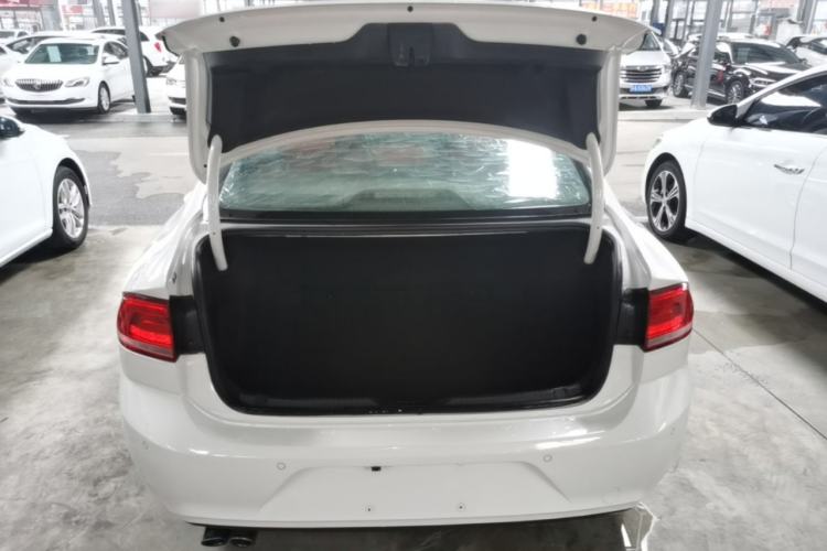 Used Volkswagen Lamando 2017 230TSI DSG Fashion Edition Trunk