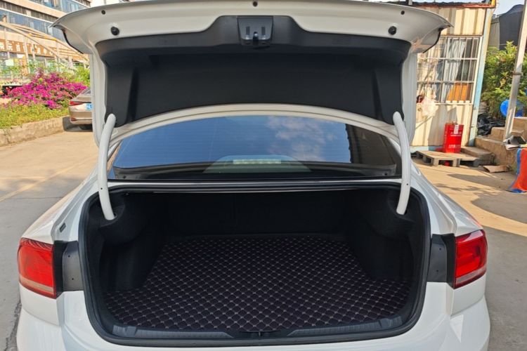 Used Volkswagen Lamando 2017 230TSI DSG Fashion Edition Trunk