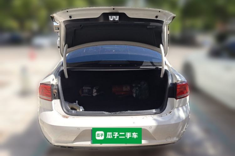 Used Volkswagen Lamando 2017 230TSI DSG Fashion Edition Trunk