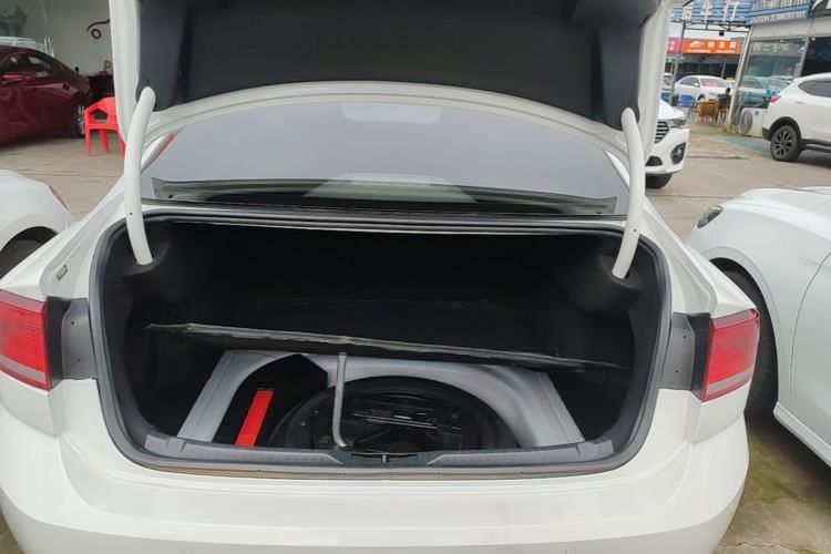 Used Volkswagen Lamando 2017 280TSI DSG Comfort Edition Trunk