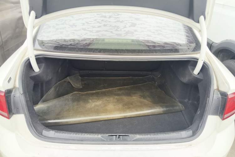 Used Volkswagen Lamando 2017 230TSI DSG Fashion Edition Trunk