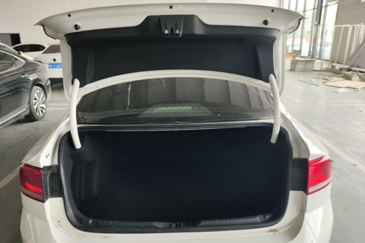 Used Volkswagen Lamando 2017 230TSI DSG Fashion Edition Trunk
