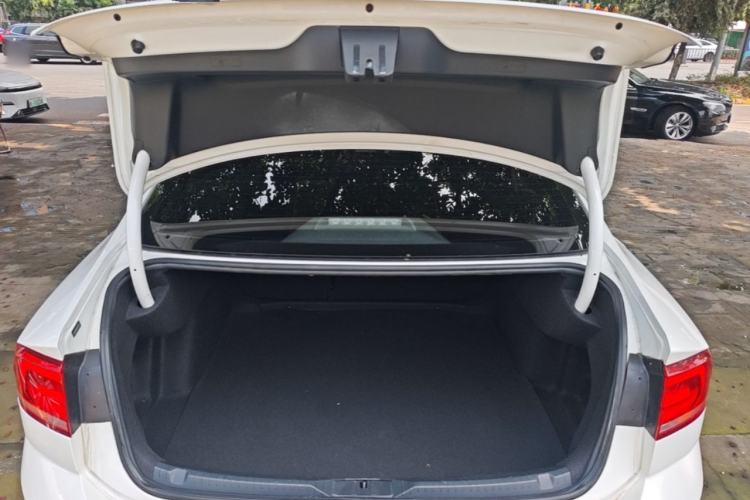 Used Volkswagen Lamando 2017 280TSI DSG Comfort Edition Trunk