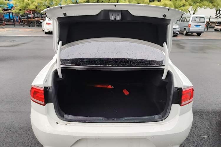 Used Volkswagen Lamando 2017 280TSI DSG Comfort Edition Trunk