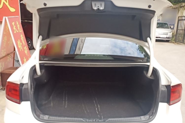 Used Volkswagen Lamando 2017 230TSI DSG Fashion Edition Trunk