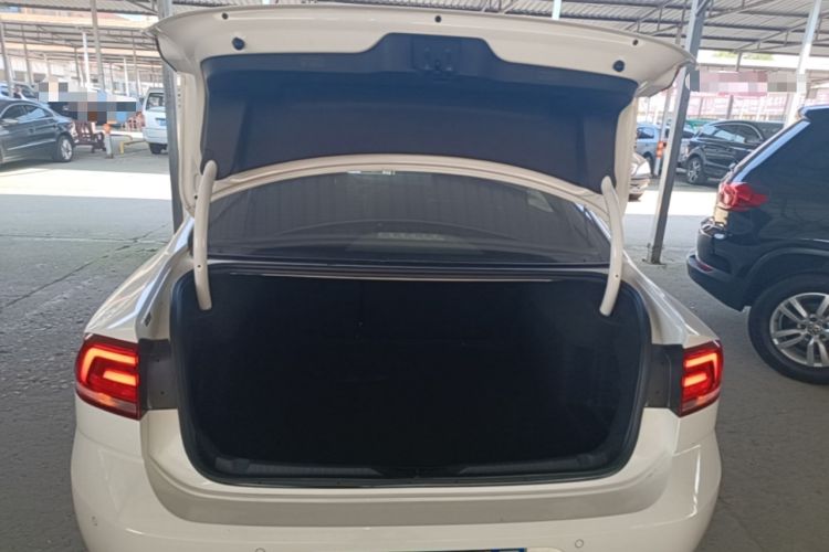 Used Volkswagen Lamando 2017 230TSI DSG Fashion Edition Trunk