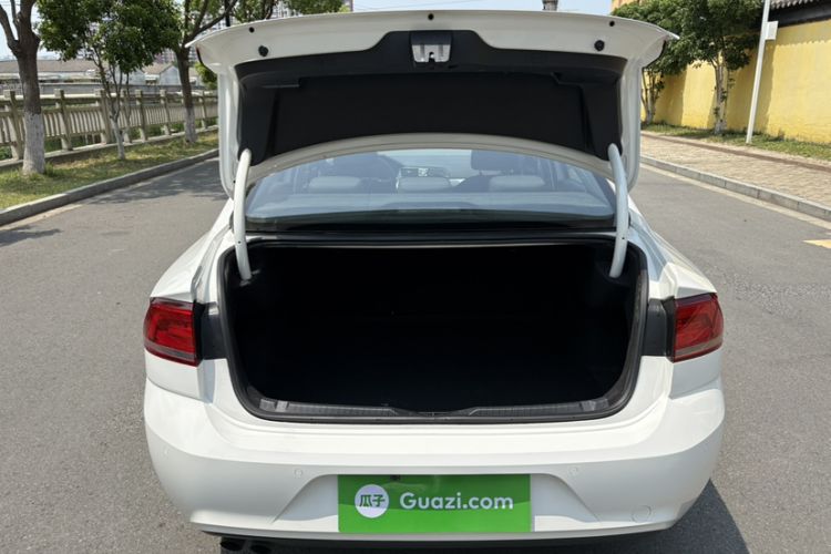 Used Volkswagen Lamando 2017 230TSI DSG Fashion Edition Trunk