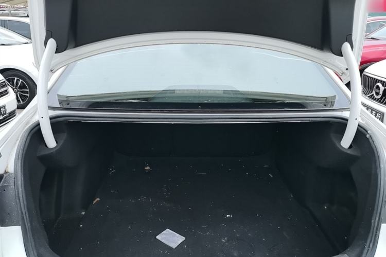 Used Volkswagen Lamando 2017 230TSI DSG Fashion Edition Trunk