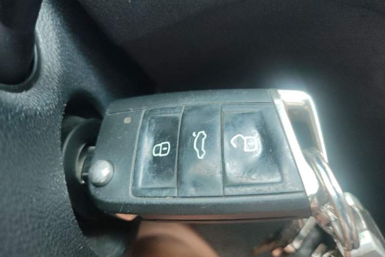 Used Volkswagen Lamando 2017 230TSI Manual Trend Edition Vehicle Key
