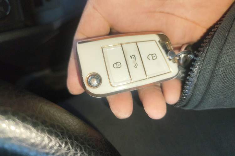 Used Volkswagen Lamando 2017 230TSI DSG Fashion Edition Vehicle Key