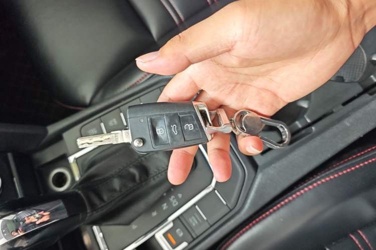 Used Volkswagen Lamando 2017 230TSI DSG Fashion Edition Vehicle Key