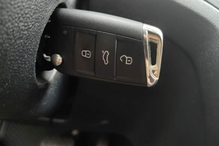 Used Volkswagen Lamando 2017 230TSI DSG Fashion Edition Vehicle Key