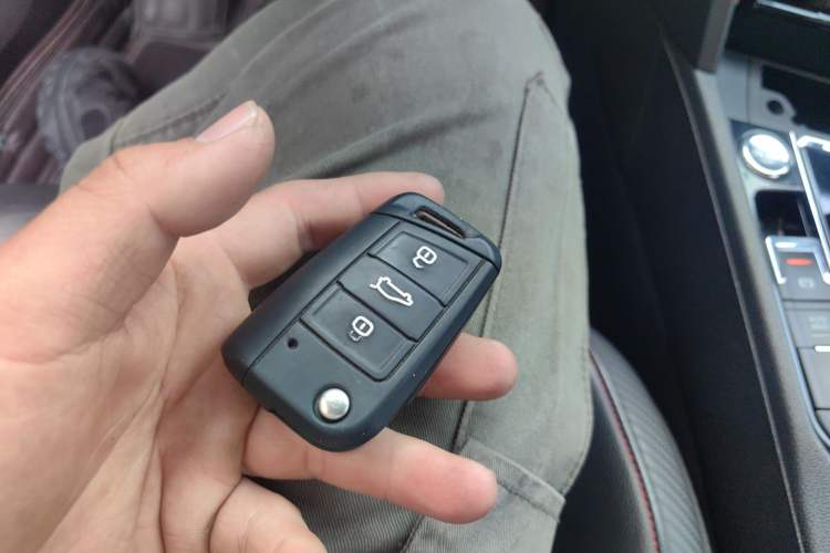 Used Volkswagen Lamando 2017 2.0T GTS Vehicle Key