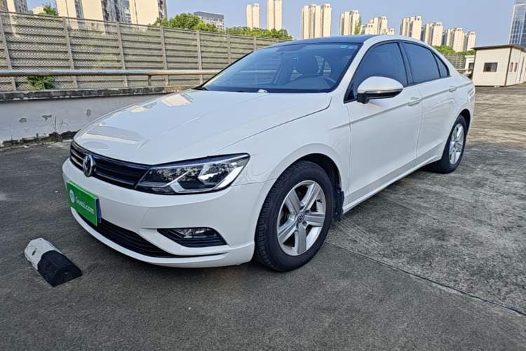 Używany Volkswagen Lamando 2017 230TSI DSG Fashion Edition Guazi used car, China used car export, Used car for sale, Used  cars, Cheapest cars for sale