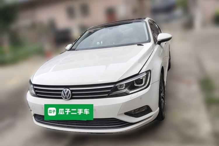 Used Volkswagen Lamando 2017 280TSI DSG Luxury Edition Guazi used car, China used car export, Used car for sale, Used  cars, Cheapest cars for sale