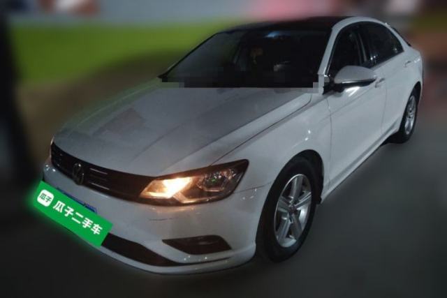 Ojetý Volkswagen Lamando 2017 230TSI DSG Fashion Edition