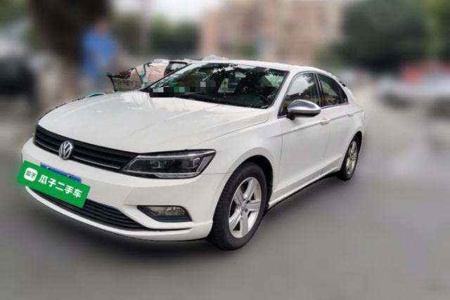 Ojetý Volkswagen Lamando 2017 230TSI DSG Fashion Edition