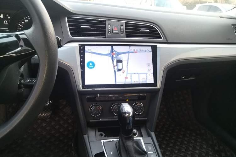 Used Volkswagen Lamando 2017 230TSI DSG Fashion Edition Audio And AC Panel