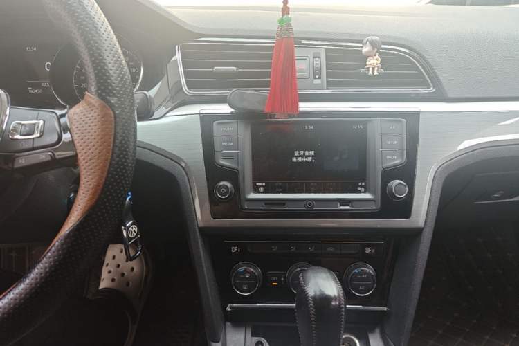 Used Volkswagen Lamando 2017 280TSI DSG Comfort Edition Audio And AC Panel