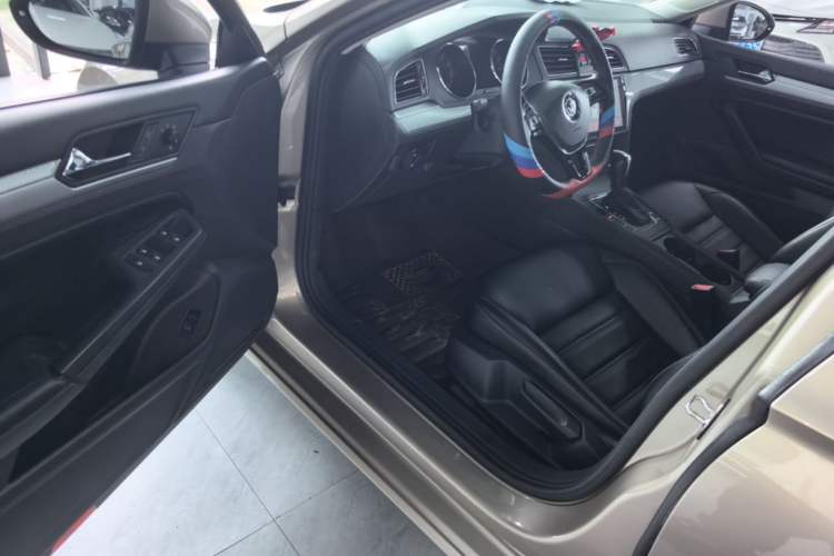 Used Volkswagen Lamando 2017 230TSI DSG Fashion Edition Driver Seat