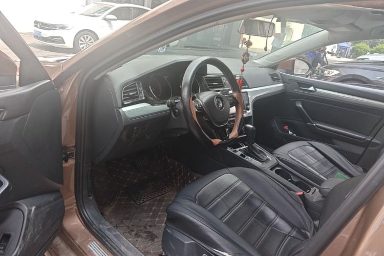 Used Volkswagen Lamando 2017 280TSI DSG Comfort Edition Driver Seat