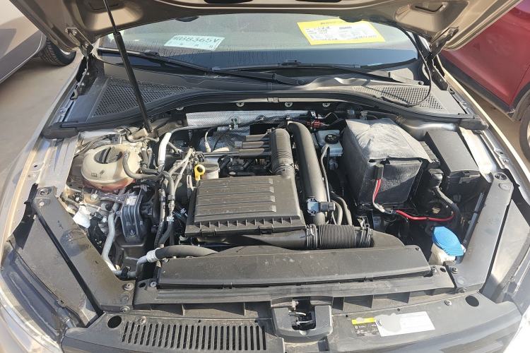 Used Volkswagen Lamando 2017 230TSI DSG Fashion Edition Engine Bay