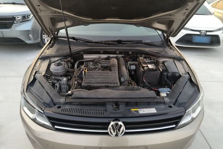Used Volkswagen Lamando 2017 230TSI DSG Fashion Edition Engine Bay