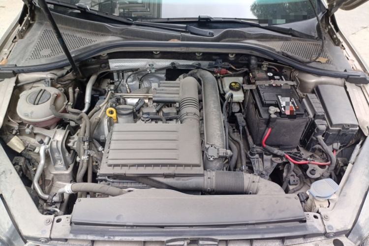 Used Volkswagen Lamando 2017 230TSI DSG Fashion Edition Engine Bay