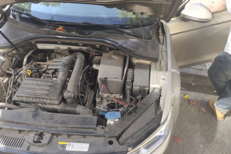 Used Volkswagen Lamando 2017 230TSI DSG Fashion Edition Engine Bay Left