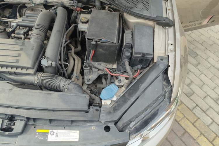 Used Volkswagen Lamando 2017 230TSI Manual Trend Edition Engine Bay Left
