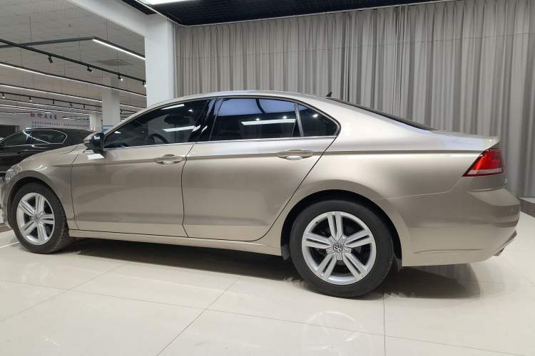 Used Volkswagen Lamando 2017 280TSI DSG Comfort Edition Exterior 1