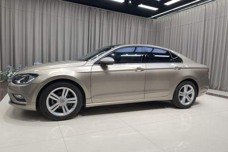 Used Volkswagen Lamando 2017 280TSI DSG Comfort Edition Exterior 2