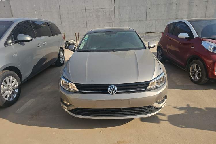 Used Volkswagen Lamando 2017 230TSI DSG Fashion Edition Front