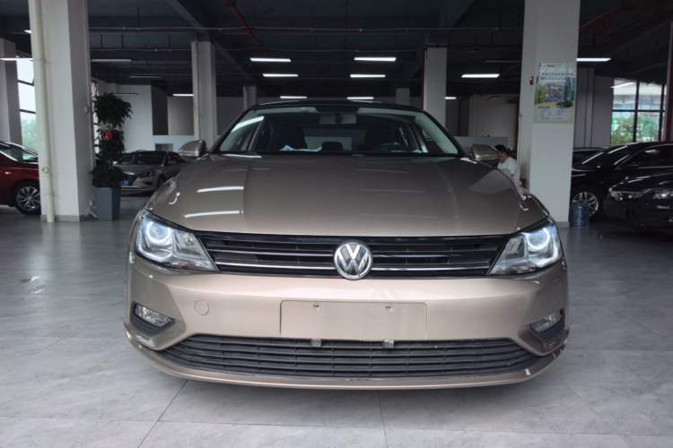 Used Volkswagen Lamando 2017 230TSI DSG Fashion Edition Front