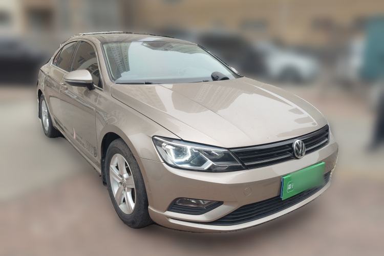 Used Volkswagen Lamando 2017 230TSI Manual Trend Edition Front Right 45 Deg