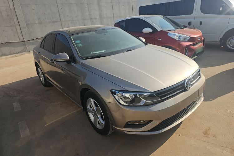 Used Volkswagen Lamando 2017 230TSI DSG Fashion Edition Front Right 45 Deg