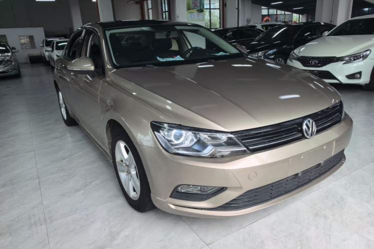 Used Volkswagen Lamando 2017 230TSI DSG Fashion Edition Front Right 45 Deg