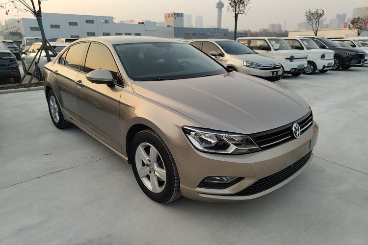 Used Volkswagen Lamando 2017 230TSI DSG Fashion Edition Front Right 45 Deg