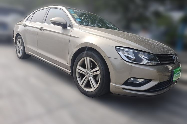 Used Volkswagen Lamando 2017 280TSI DSG Comfort Edition Front Right 45 Deg