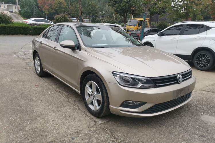 Used Volkswagen Lamando 2017 230TSI DSG Fashion Edition Front Right 45 Deg