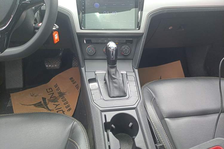 Used Volkswagen Lamando 2017 230TSI DSG Fashion Edition Gear Lever