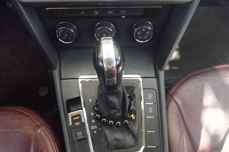 Used Volkswagen Lamando 2017 230TSI DSG Fashion Edition Gear Lever