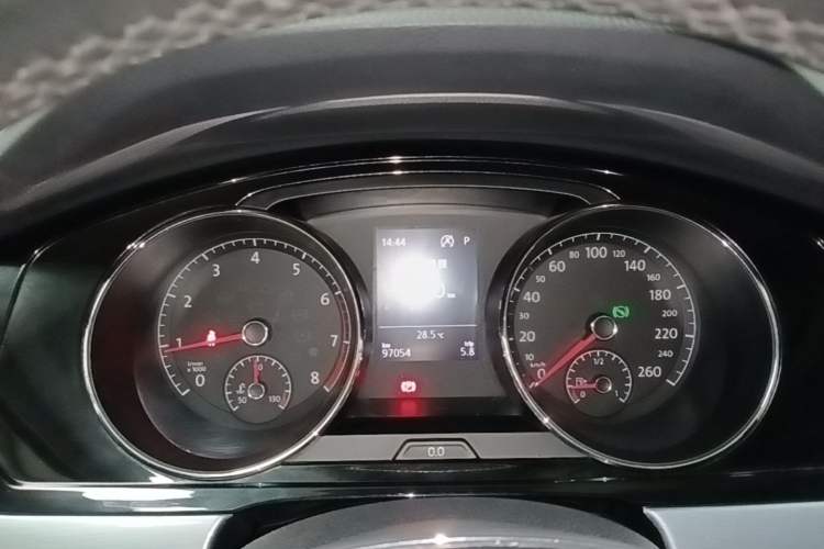 Used Volkswagen Lamando 2017 280TSI DSG Comfort Edition Instrument Cluster
