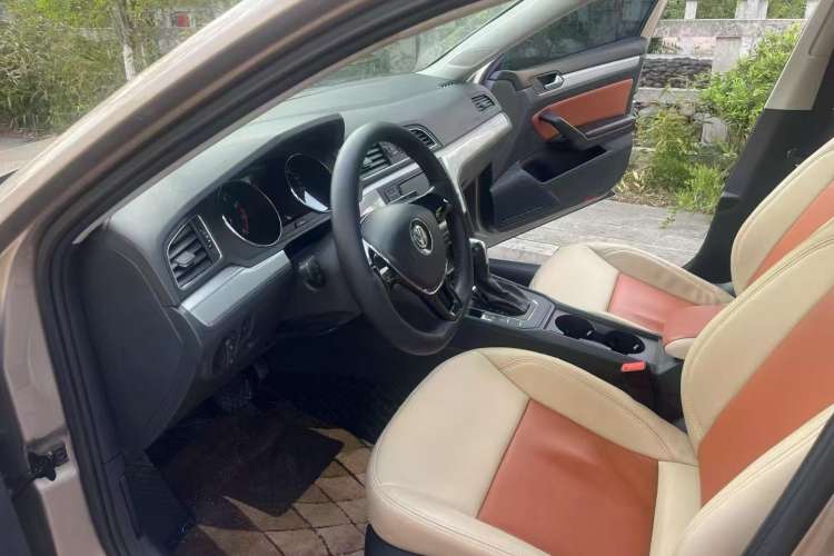 Used Volkswagen Lamando 2017 230TSI DSG Fashion Edition Interior 2