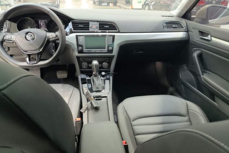 Used Volkswagen Lamando 2017 280TSI DSG Comfort Edition Interior 2