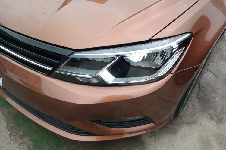 Used Volkswagen Lamando 2017 230TSI DSG Fashion Edition Left Front Headlight